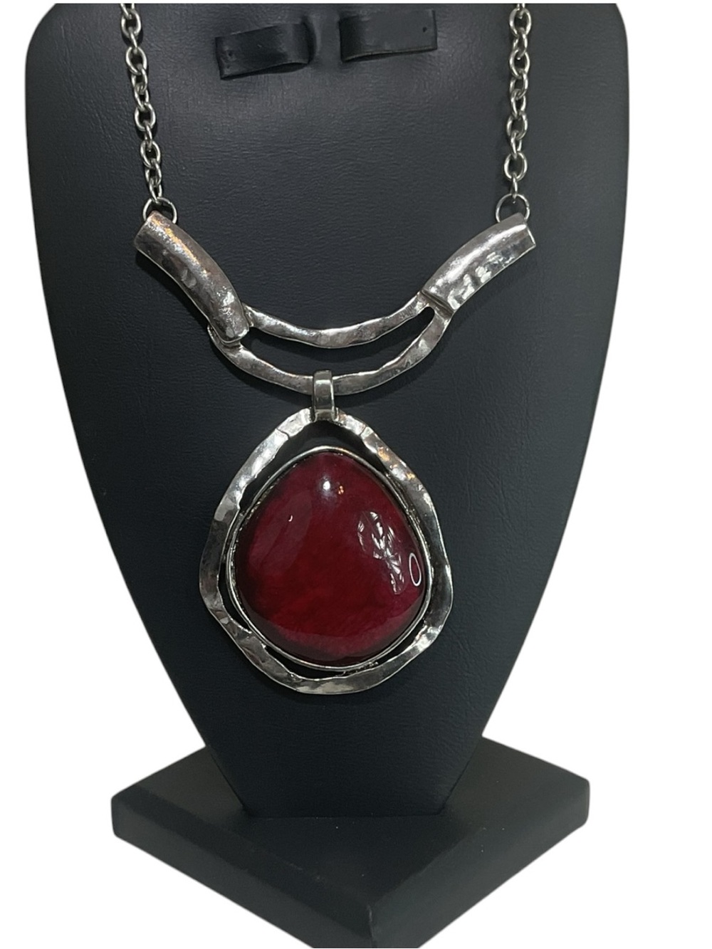 Modernist Hammered Silver Tone Red Cabochon Pendant Necklace Brutalist Artisan S
